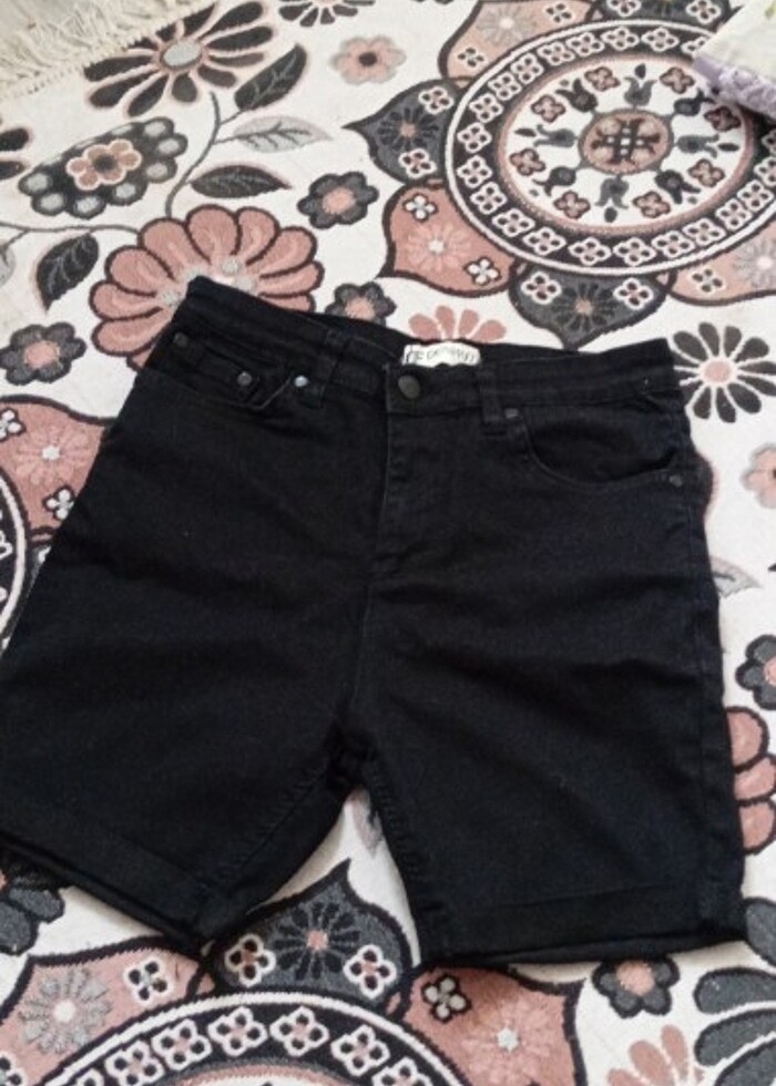 Siyah şort kot pantolon - Görsel 3