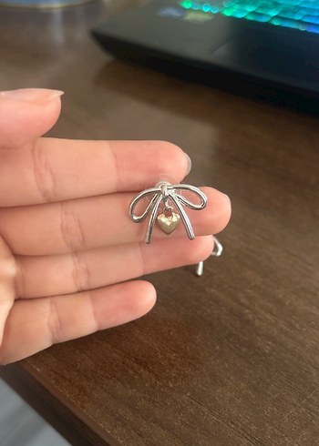 Diğer Fiyonk Detaylı Küpe