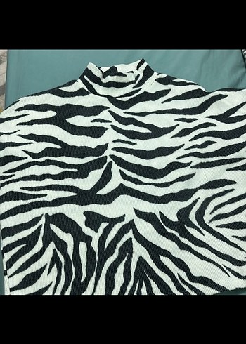 Zebra Desenli Stradivarius kadın kazak M beden - Görsel 2