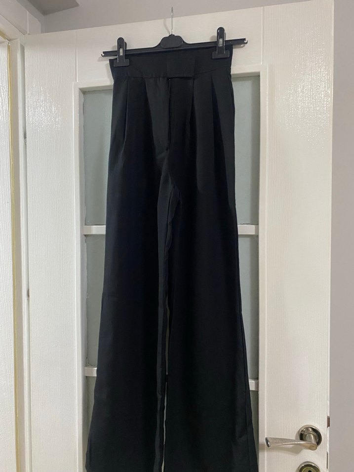 Düz Siyah Pilili Kadın Kumaş Pantolon - Görsel 2