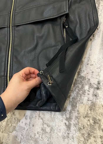 Zara Siyah Kapüşonlu Deri Ceket - Görsel 4
