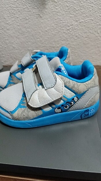 22 Beden Adidas 22 numara