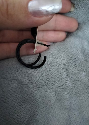 Siyah Minimalist Midi Küpe - Görsel 2