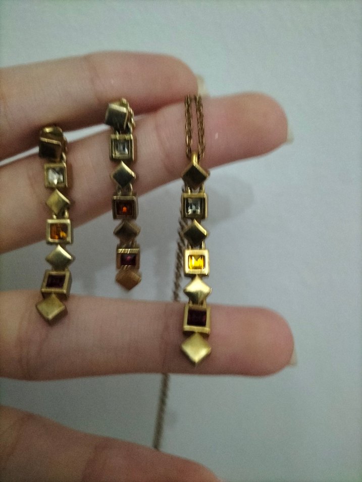 Altın Renkli Mini Kareli Zincir Kolye ve küpe seti - Görsel 2