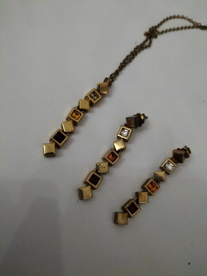 Altın Renkli Mini Kareli Zincir Kolye ve küpe seti - Görsel 3