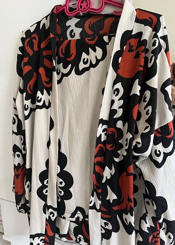 Desenli Uzun Kollu Kadın Kimono
