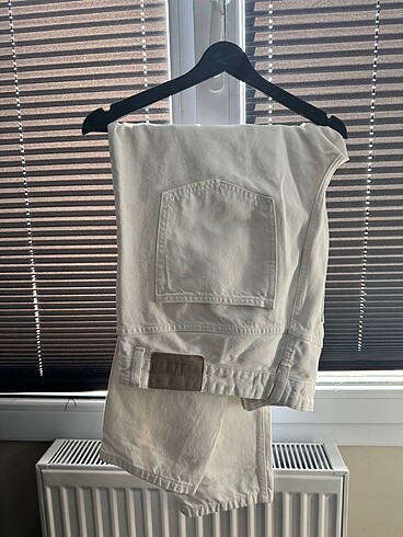 bershka beyaz pantolon