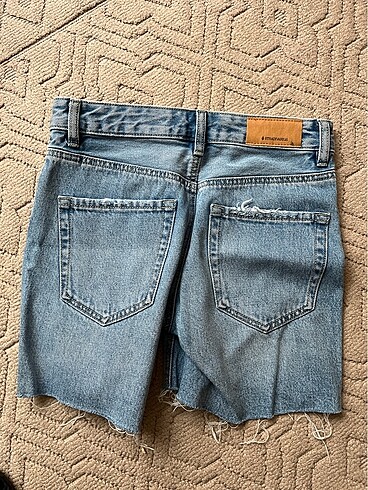 32 Beden Stradivarius