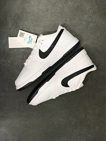 Nike Nike Dunk Low Sneaker