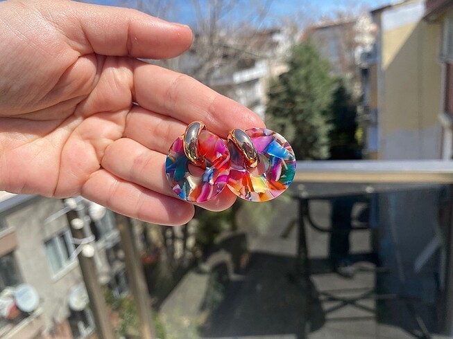 Diğer Renkli yuvarlak çelik küpeler