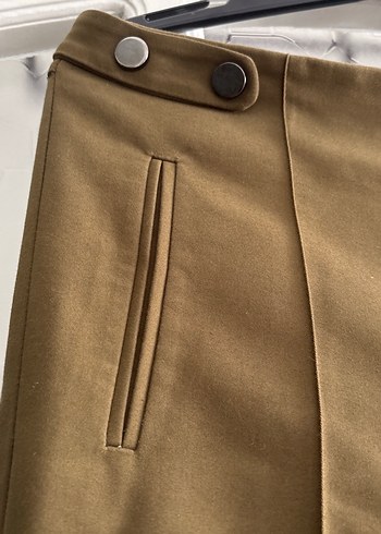 Düğmeli Haki Süet Kadın Kumaş Pantolon - Görsel 3