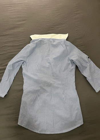 Düğmeli Uzun Kollu Mavi Kadın Gömlek - Görsel 3