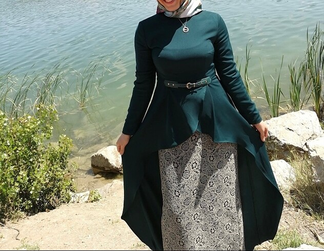 Alvina 2-3 kere giyildi etek tunik ikili takımdır temiz durumda