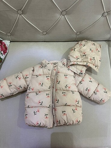 H&M H&M 6-9 ay kız bebek montu