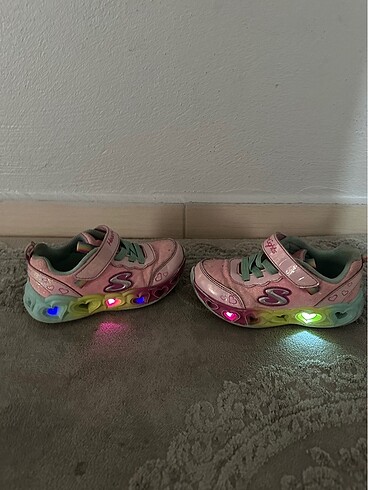 26 Beden Skechers 26 numara ışıklı