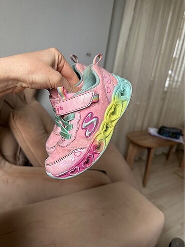 26 Beden pembe Renk Skechers 26 numara ışıklı