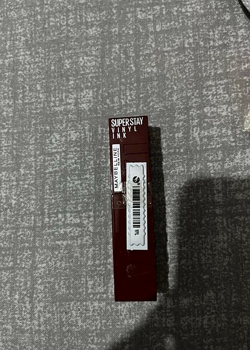 Maybelline Süper Parlak Likit Ruj 120 Punchy - Görsel 4