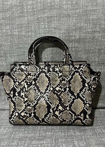 Zincir Detaylı Yılan Desenli Deri Kadın Çanta - Görsel 2