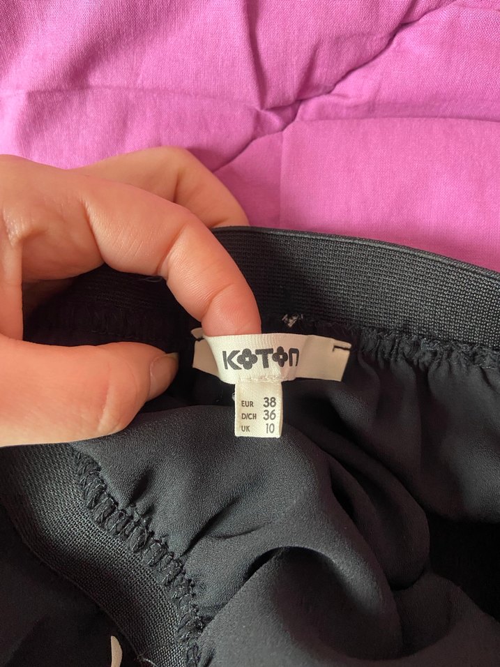 Puantiye Desenli Siyah Etek - Görsel 3