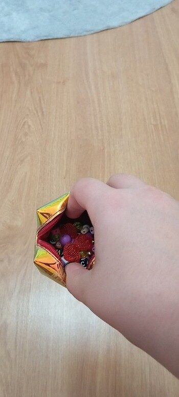 Küçük cüzdan biraz eski yıpranmaları var ama kaliteli bir cüzdan - Görsel 2