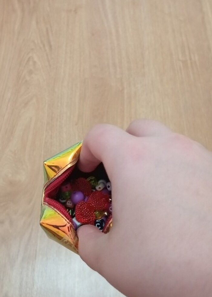 Küçük cüzdan biraz eski yıpranmaları var ama kaliteli bir cüzdan - Görsel 2