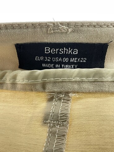 32 Beden çeşitli Renk Bershka Jean / Kot %70 İndirimli.