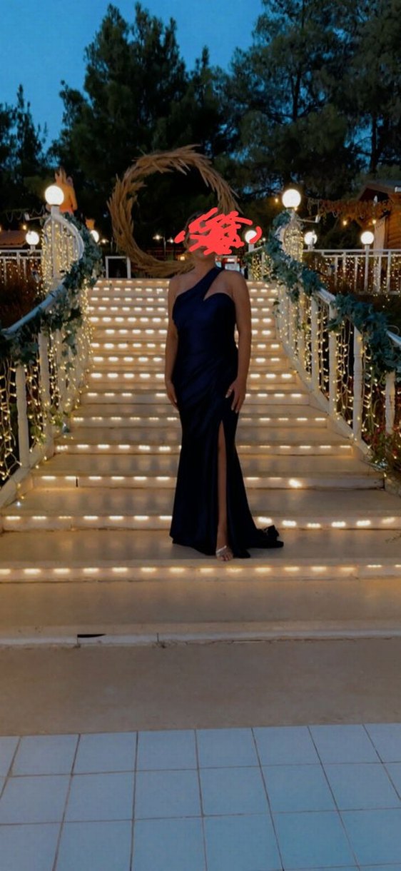 lacivert likralı abiyec1 kez düğünde kullanıldı - Görsel 2