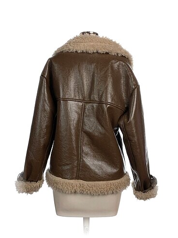 s Beden Pull and Bear Kot Ceket %70 İndirimli.