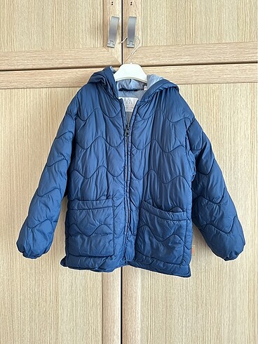 Zara Mont