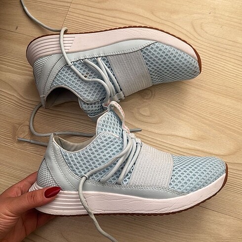 38 Beden Under Armour spor ayakkabı