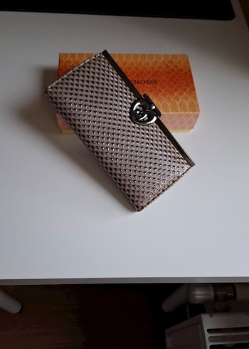 YENİ İTALYAN MARKA PARLAK KADIN POTRFÖY ÇANTA CÜZDAN - Görsel 4