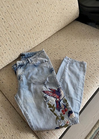 Nakışlı Kadın Denim Jean