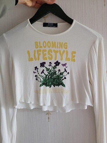 Bershka Crop Üst Yepyeni