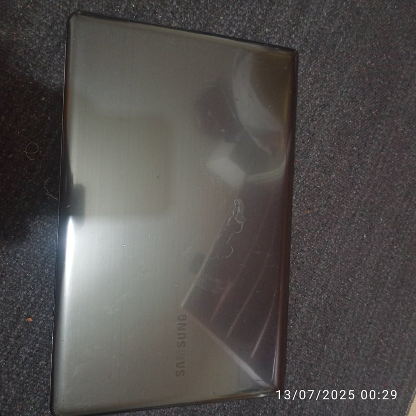 Gri Laptop Bilgisayar - Görsel 4