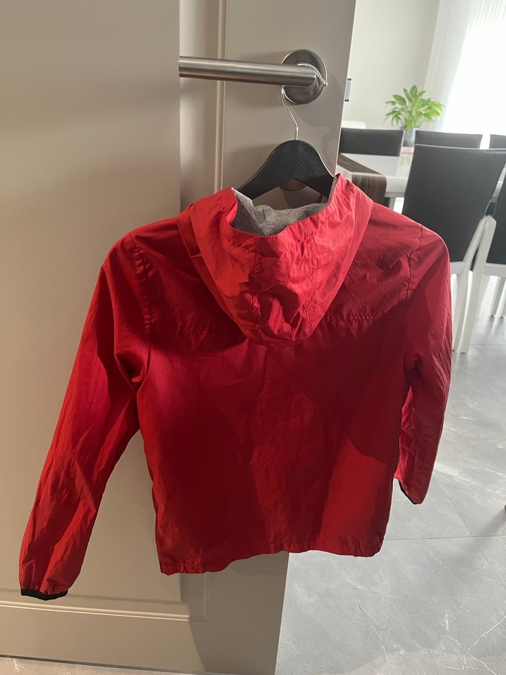 Kırmızı Fermuarlı Erkek Çocuk Yağmurluk - Görsel 2