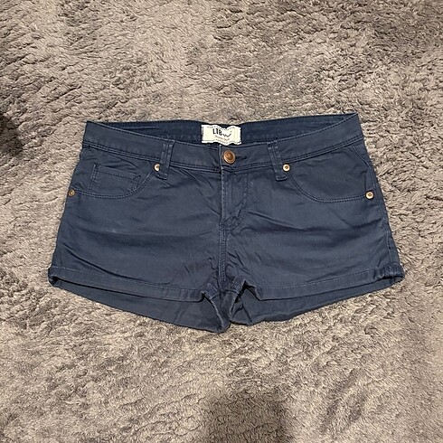 Lacivert mini şort