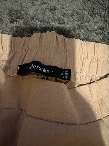 Bershka Bershka toz pembe pantolon