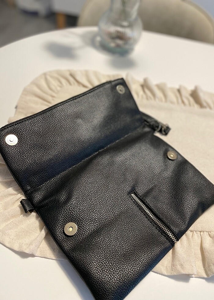 Siyah katlı el çantası - Görsel 2