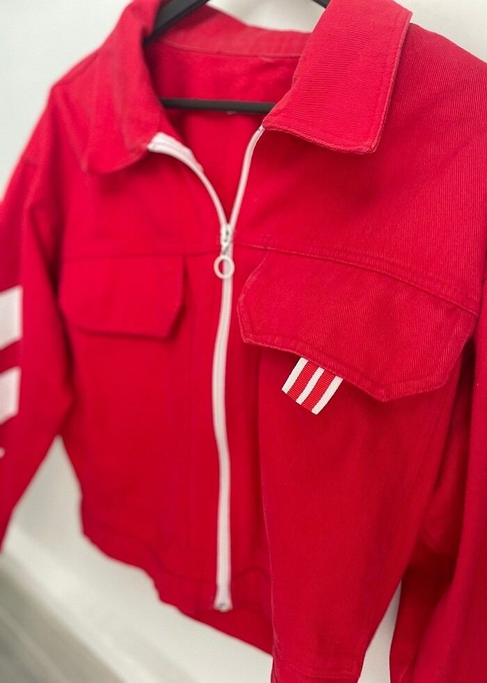Kırmızı ceket - Görsel 4