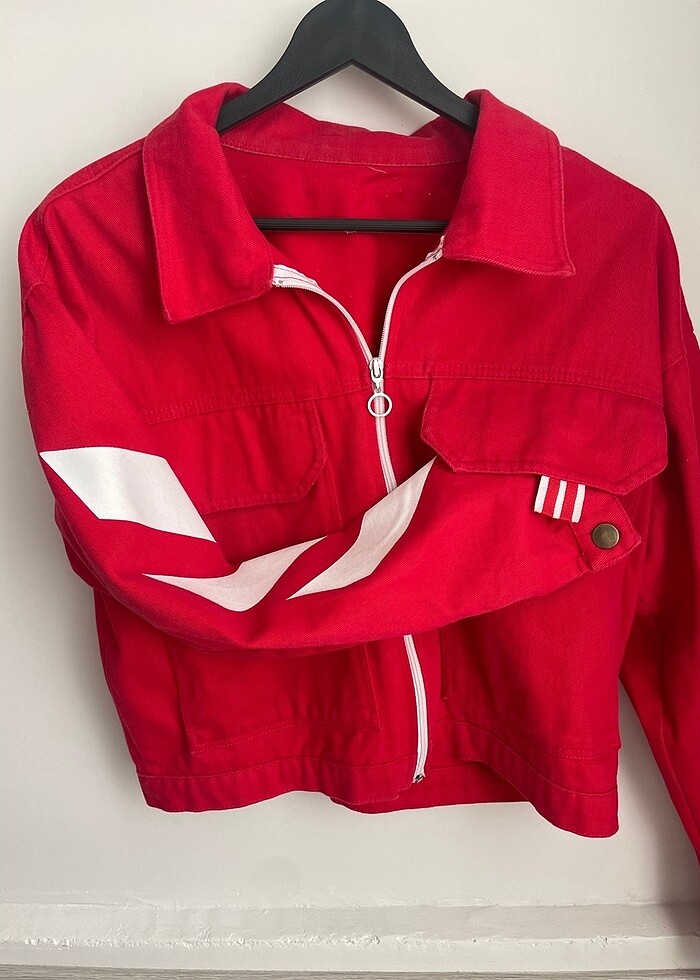 Kırmızı ceket - Görsel 2