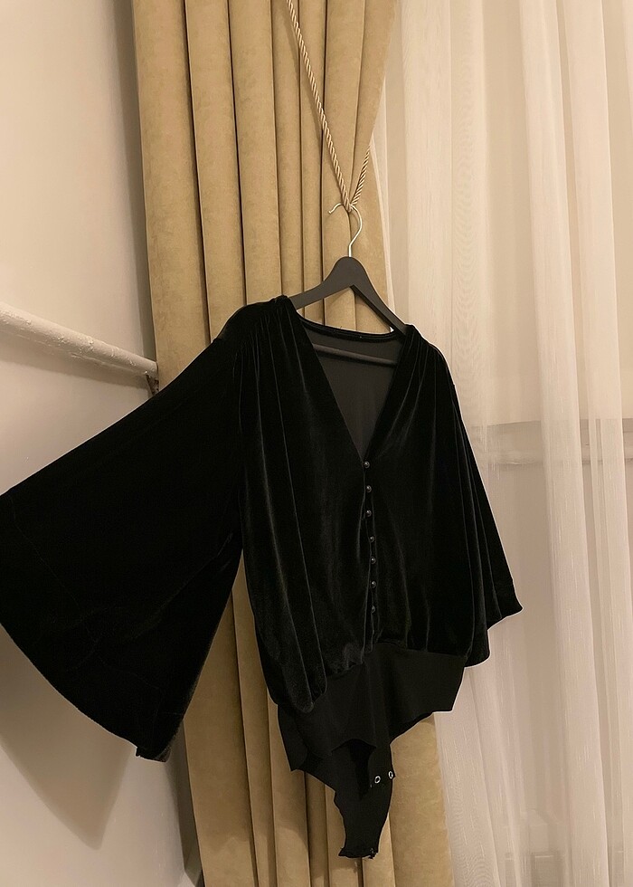 Siyah kadife yarasa kol bluz - Görsel 2