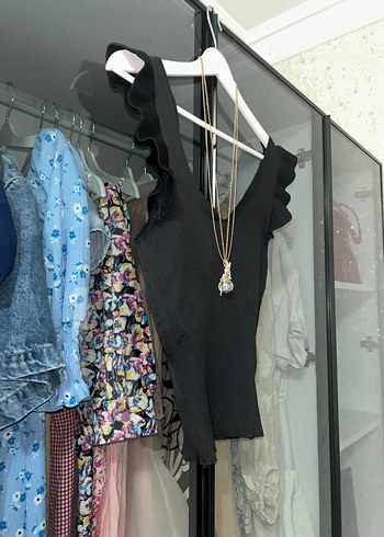 Sıfır kollu siyah  bluz - Görsel 3