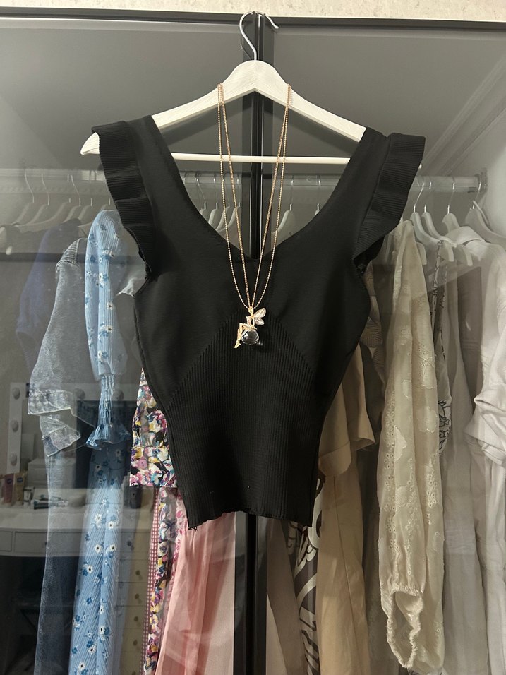 Sıfır kollu siyah  bluz - Görsel 5