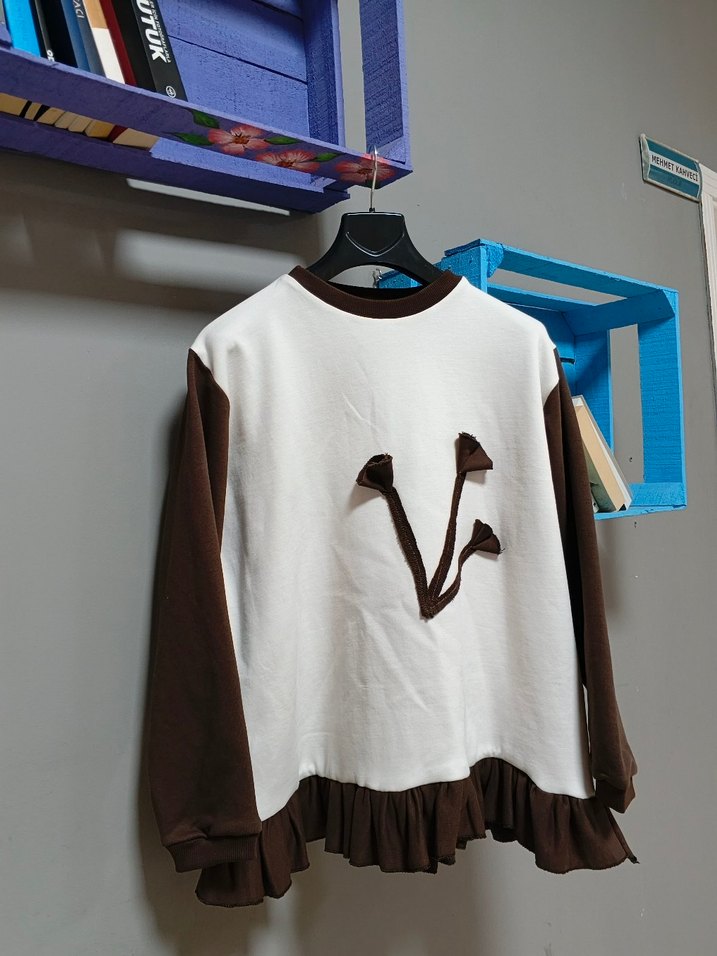 Kadın Beyaz-Kahverengi Fırfırlı Sweatshirt - Görsel 2