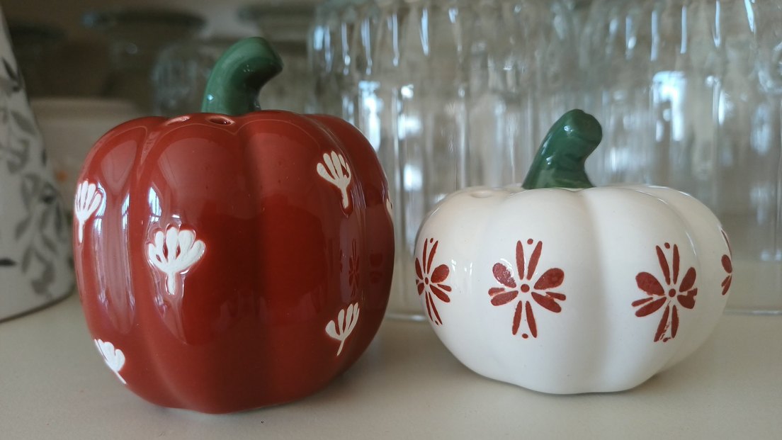 Renkli Kabak Desenli Tuzluk ve Biberlik Seti - Görsel 5