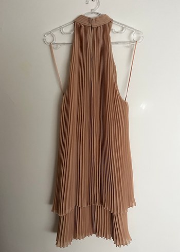 Bej Pliseli Uzun Askılı Elbise - Görsel 4
