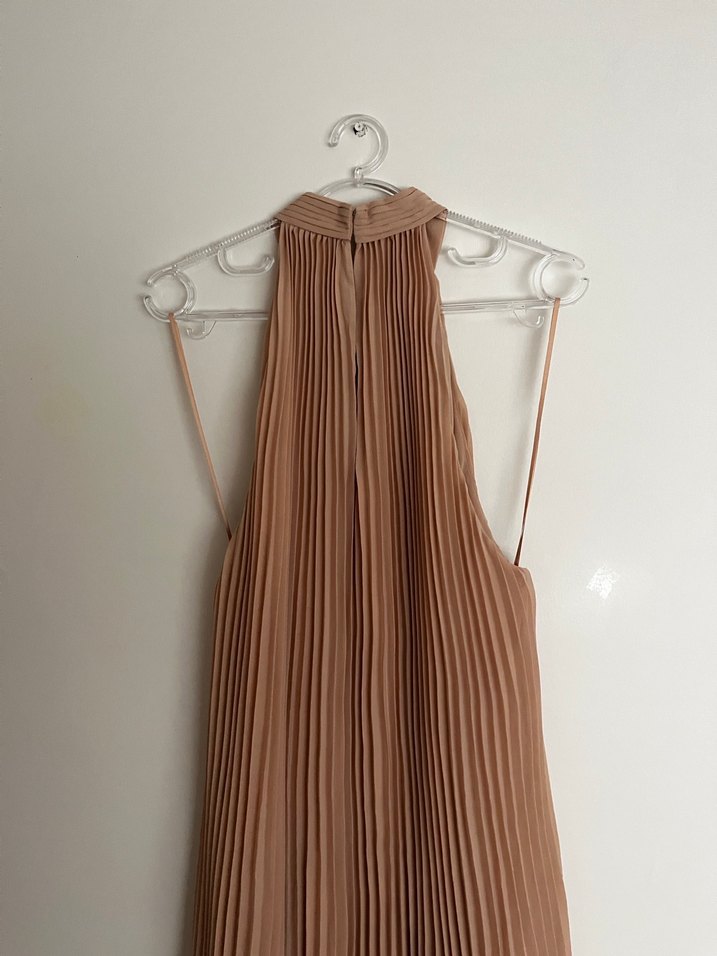 Bej Pliseli Uzun Askılı Elbise - Görsel 5