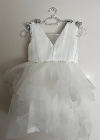 Kız Çocuk Beyaz Fırfırlı V Yakalı Elbise - Görsel 2