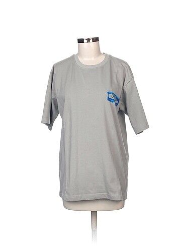 Off-White T-shirt %70 İndirimli.