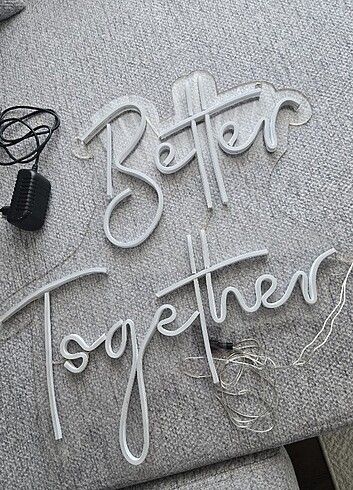  Işıklı Better Together yazı